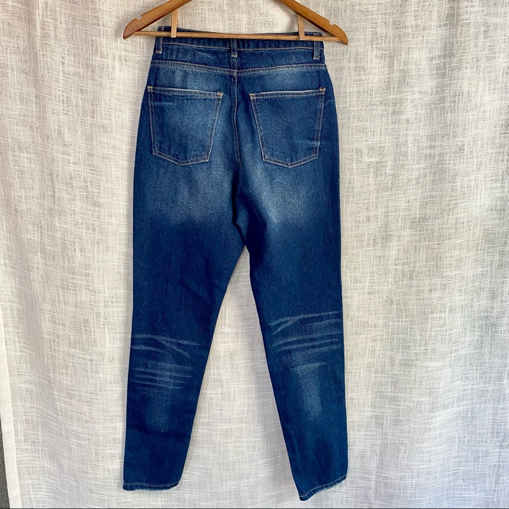 NWT Boohoo High Waist Distressed Mom Jeans - Picture 5 of 9